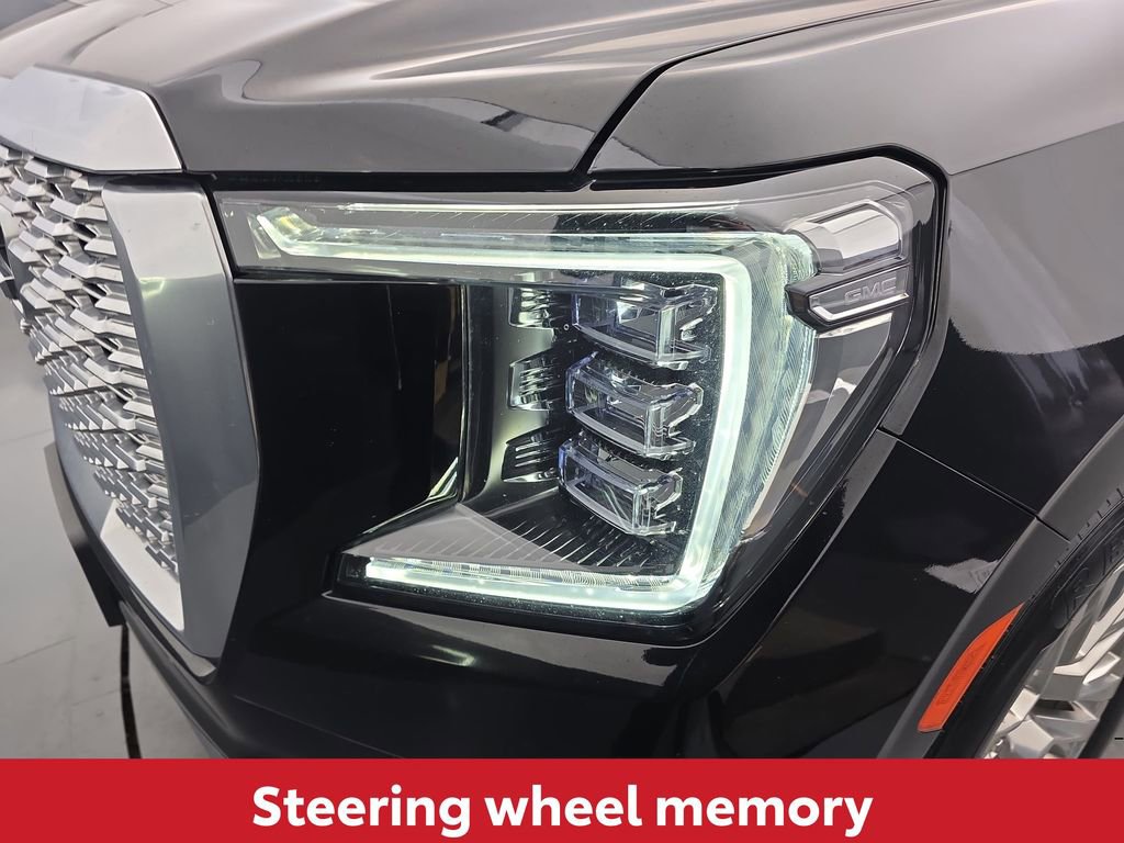 Used 2024 GMC Yukon Denali AWD/4WD image 16