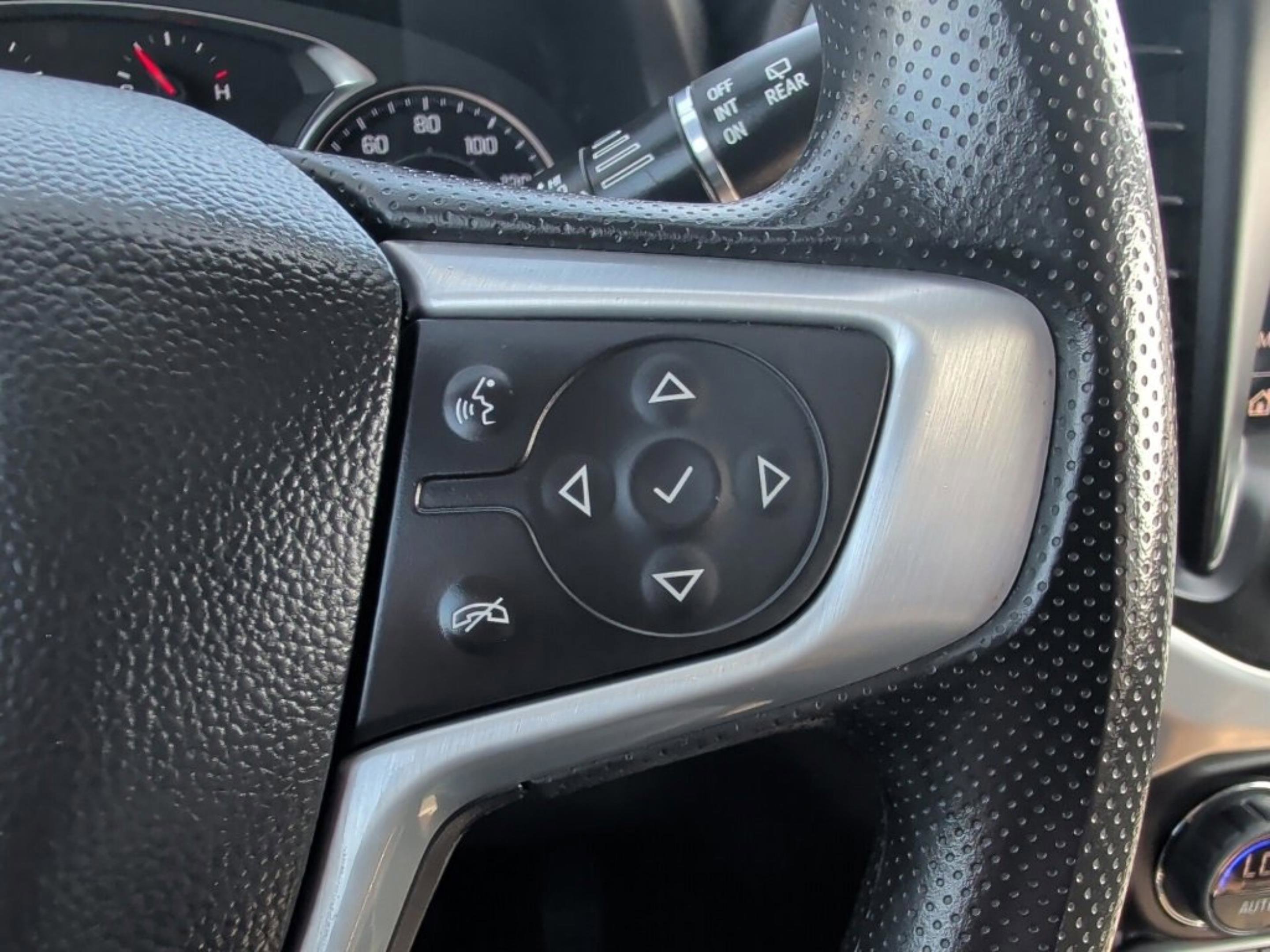 Used 2023 GMC Acadia SLE image 23