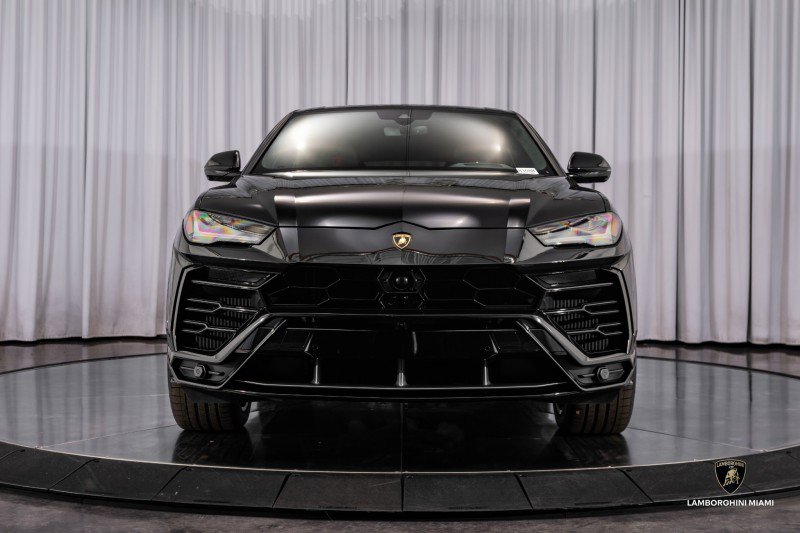 Used 2021 Lamborghini Urus image 2