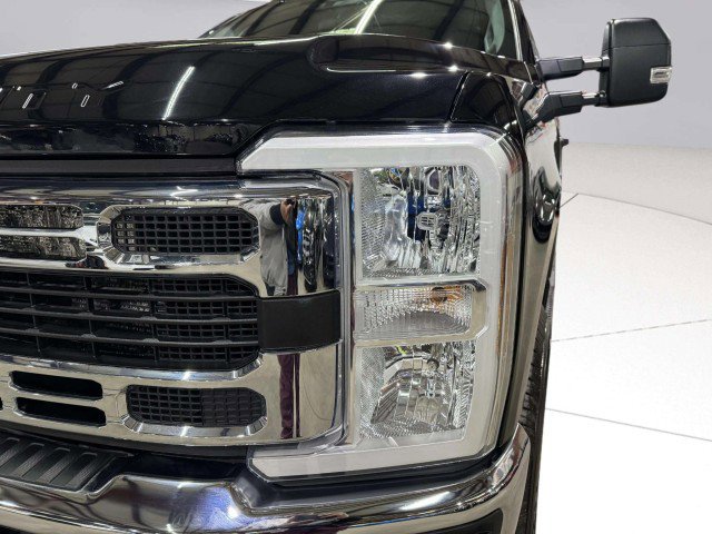 Used 2025 Ford F250 XLT image 10