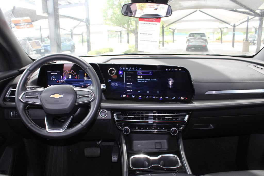 Used 2025 Chevrolet Traverse LT AWD/4WD image 25