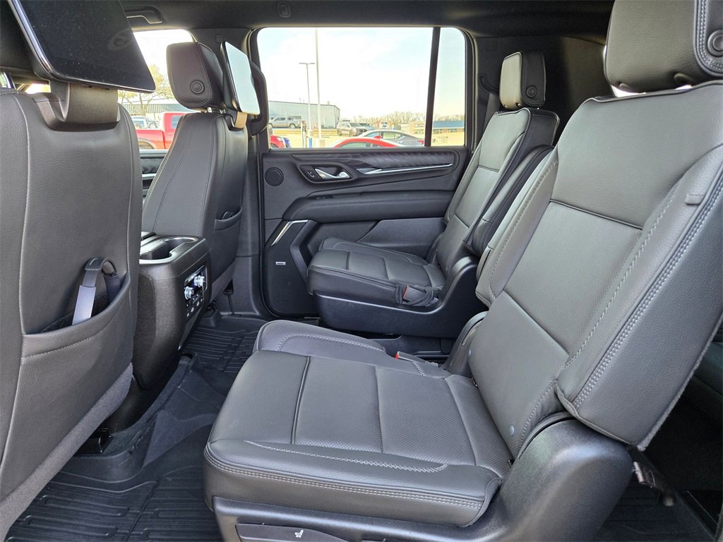 Used 2024 GMC Yukon XL Denali w/ Advanced Technology Package image 15