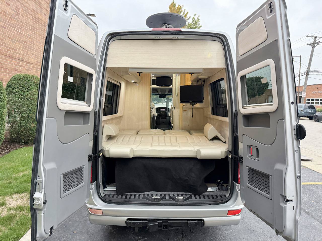 Used 2012 Mercedes-Benz Sprinter 3500 image 63