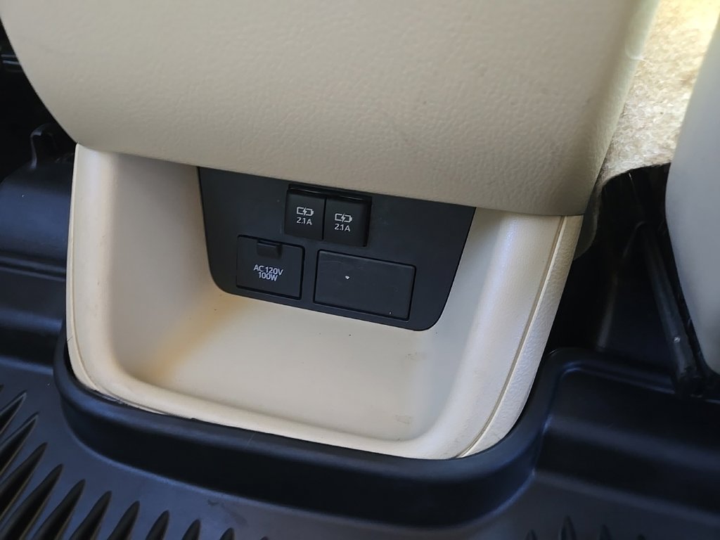 Used 2019 Toyota Highlander XLE FWD image 83