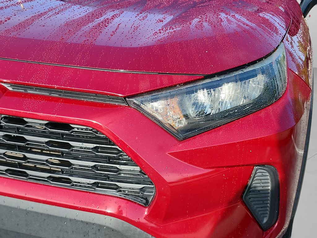 Used 2020 Toyota RAV4 LE FWD image 14