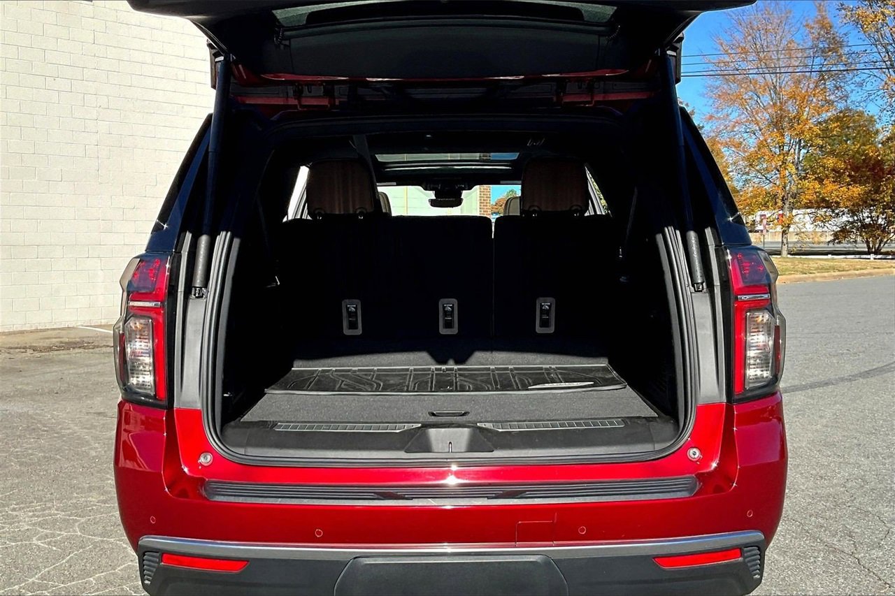 Used 2024 Chevrolet Suburban High Country image 26