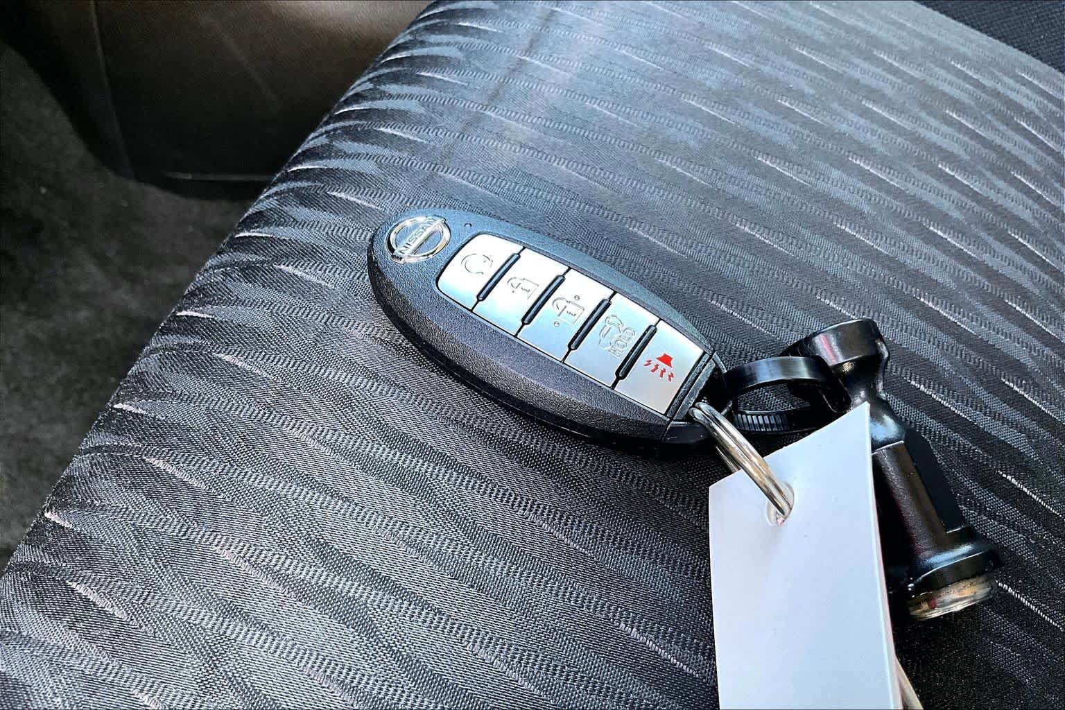 Used 2019 Nissan Rogue SV w/ Premium Package FWD image 15