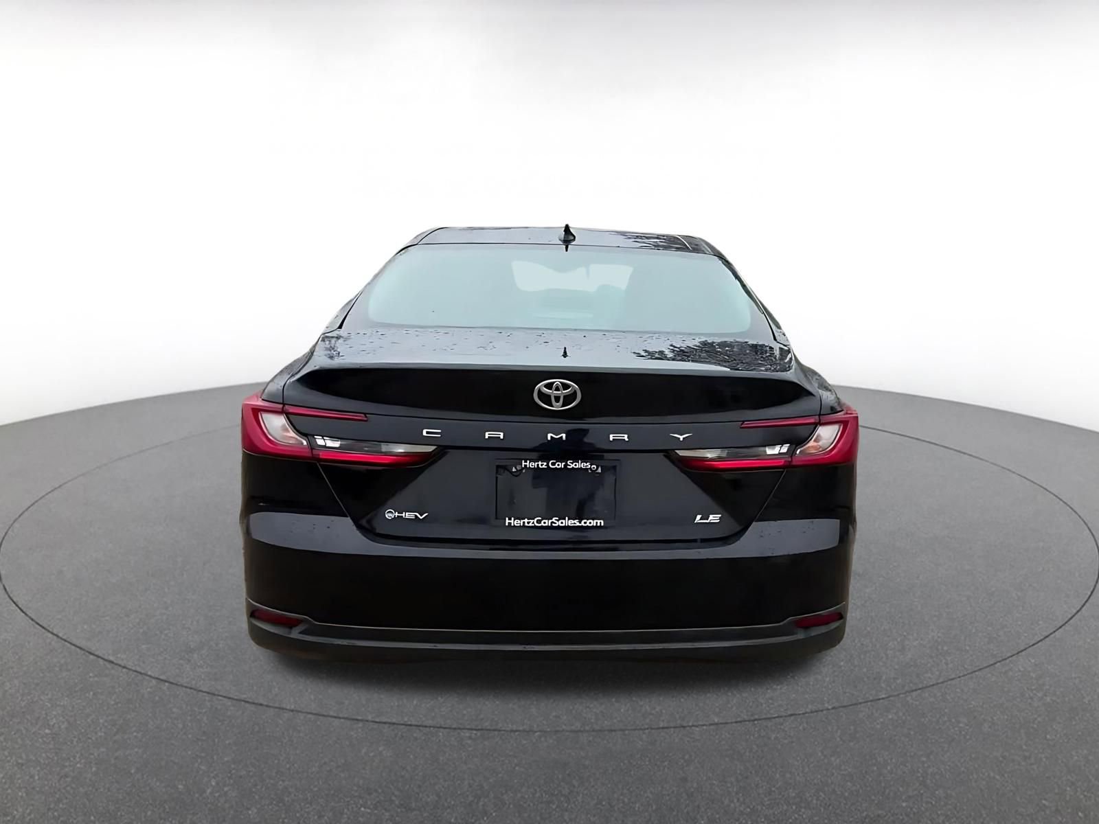 Used 2025 Toyota Camry LE image 12