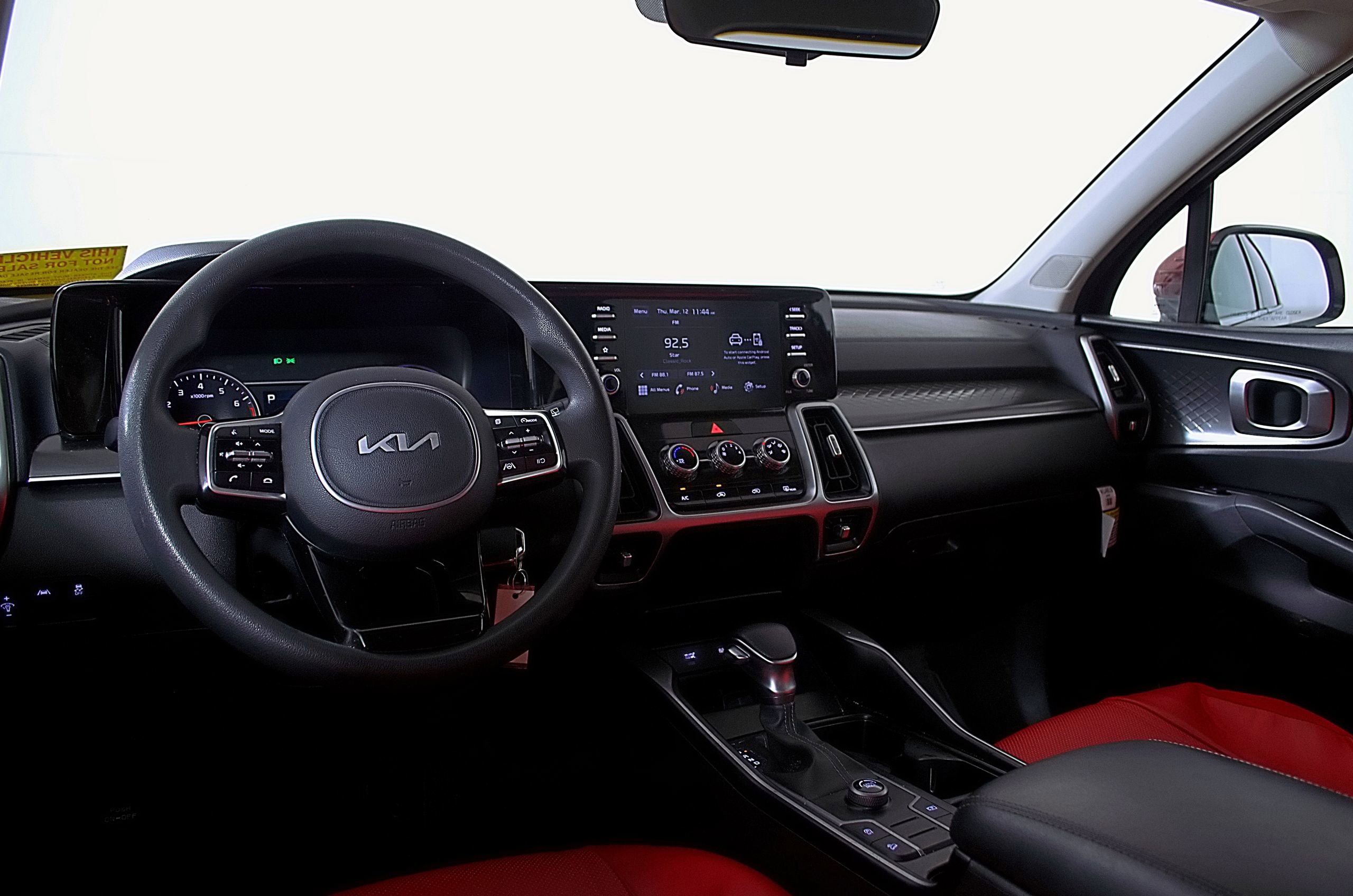 Used 2022 Kia Sorento LX image 12