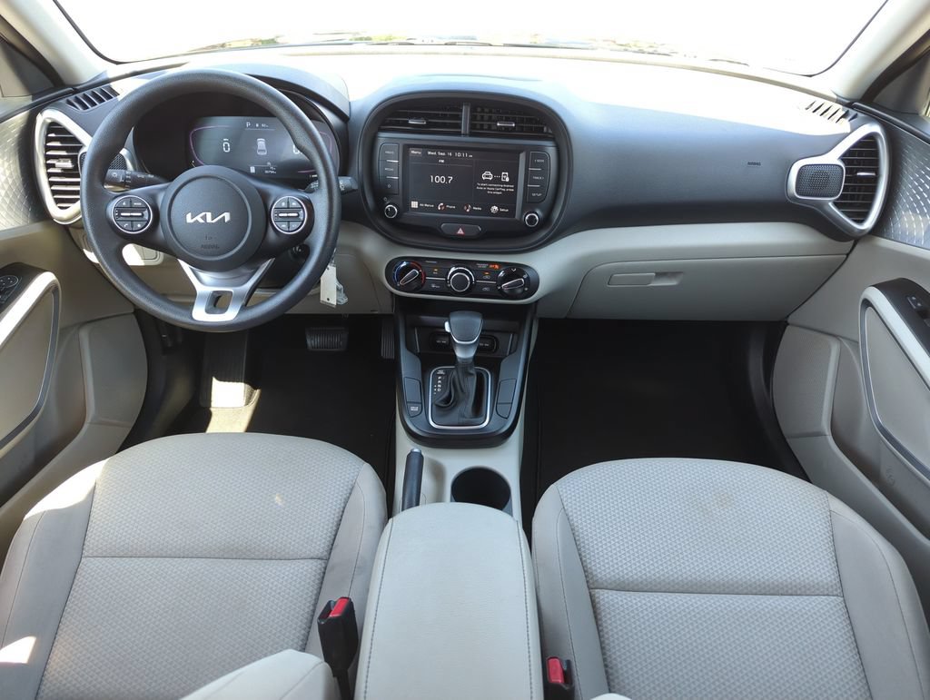 Used 2024 Kia Soul LX w/ Option Group 015 FWD image 15