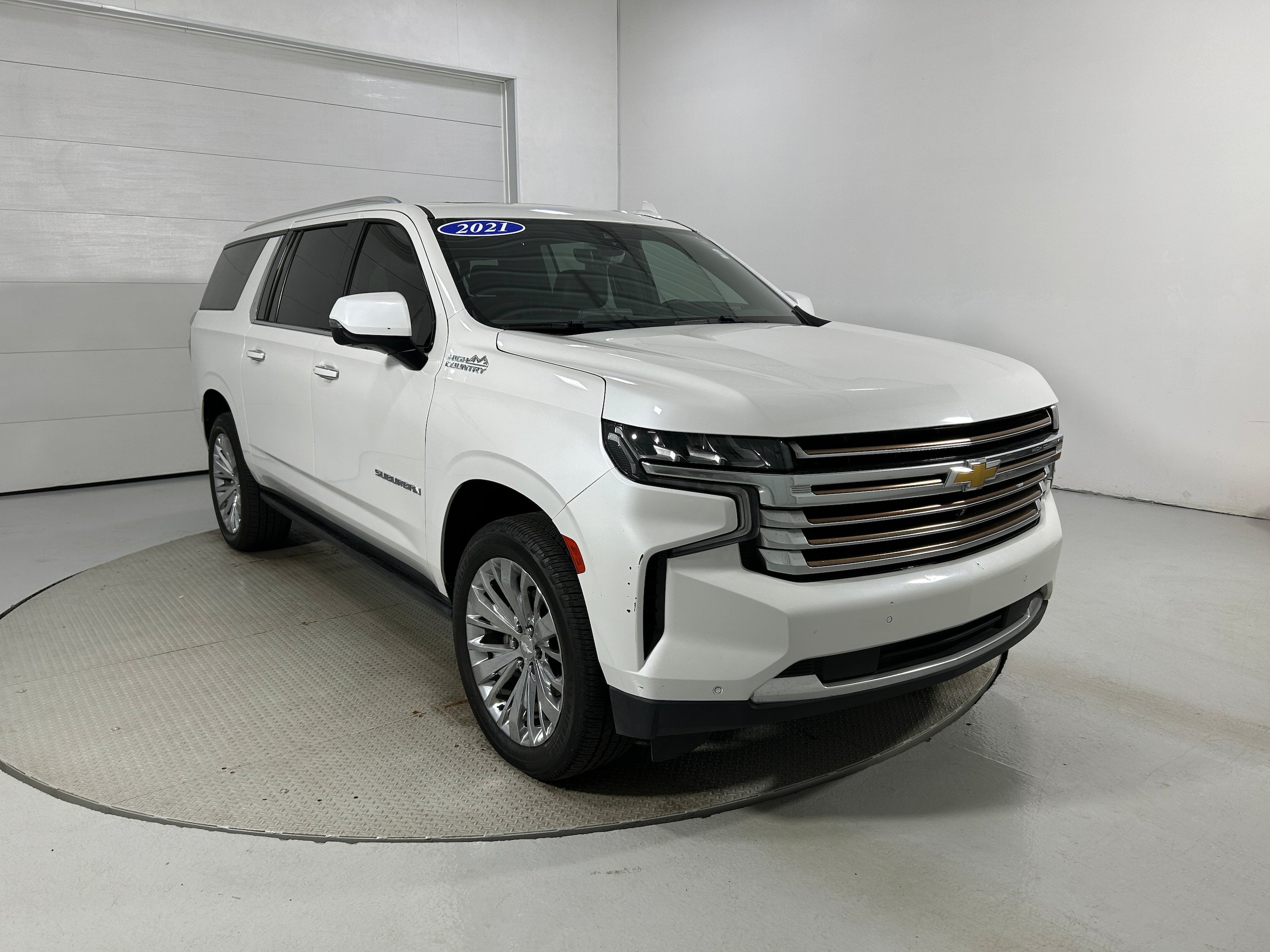 Used 2021 Chevrolet Suburban High Country w/ Premium Package AWD/4WD image 2