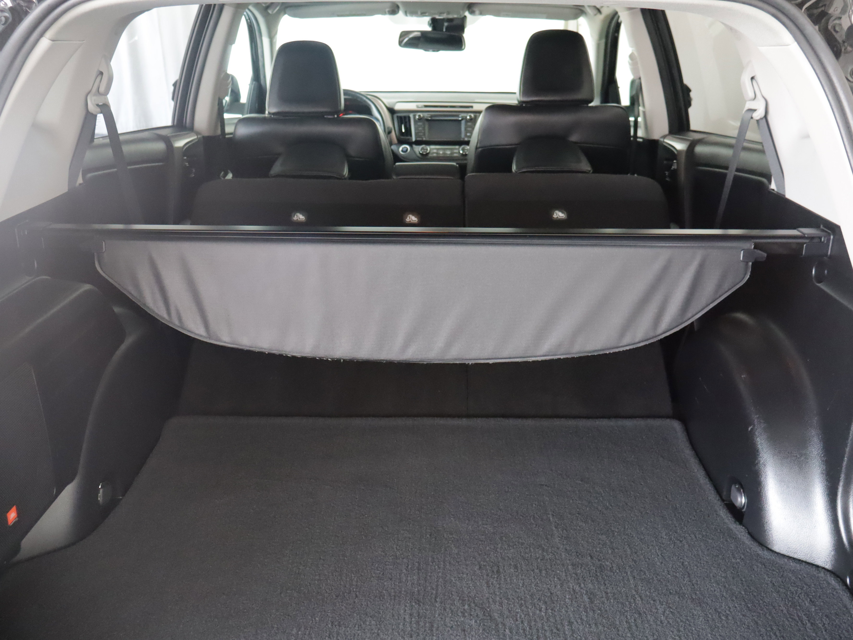 Used 2015 Toyota RAV4 Limited w/ Technology Package image 22