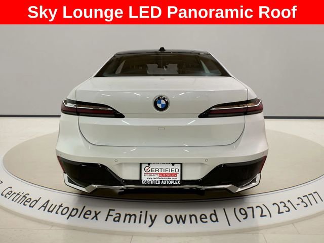 Used 2025 BMW 740i xDrive AWD/4WD image 4