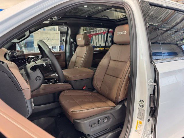New 2027 Chevrolet Suburban High Country w/ Sun And Tow Package AWD/4WD image 26