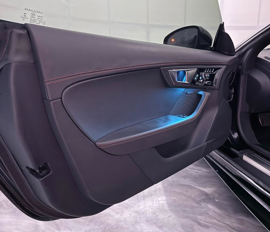 Used 2017 Jaguar F-TYPE R image 17