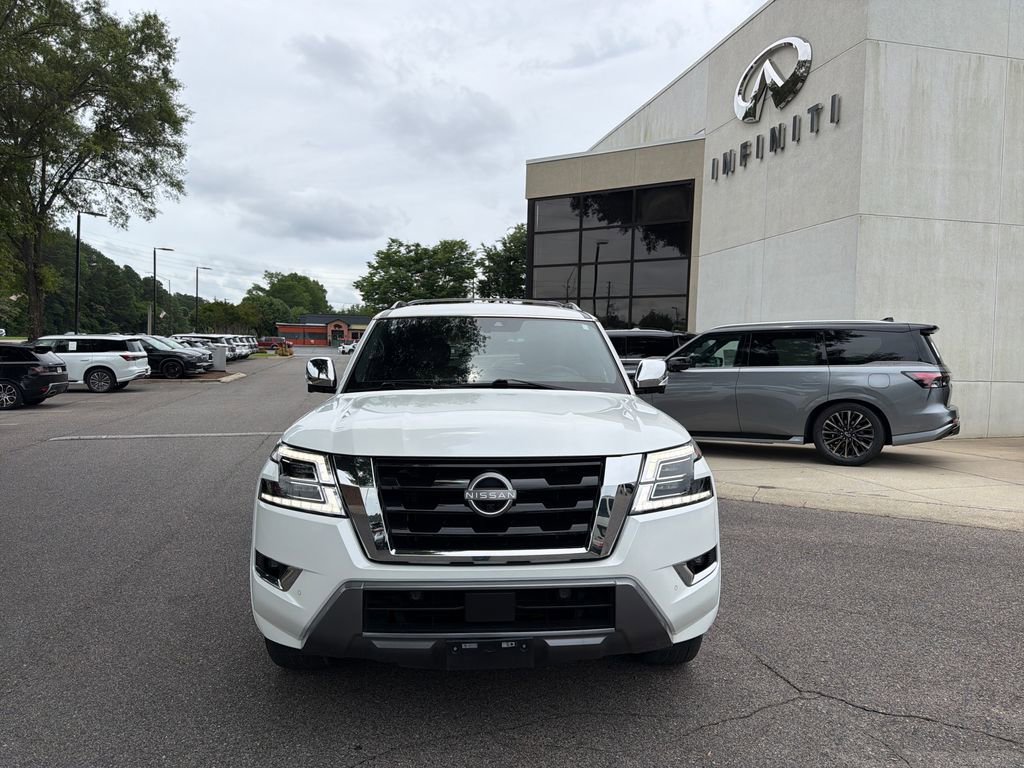 Used 2022 Nissan Armada Platinum w/ Captain's Chairs Package RWD image 3