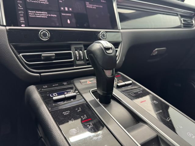 Used 2022 Porsche Macan S image 26