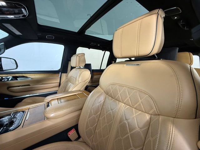 Used 2022 Jeep Grand Wagoneer Series III w/ Rear Seat Video Group 1 AWD/4WD image 67