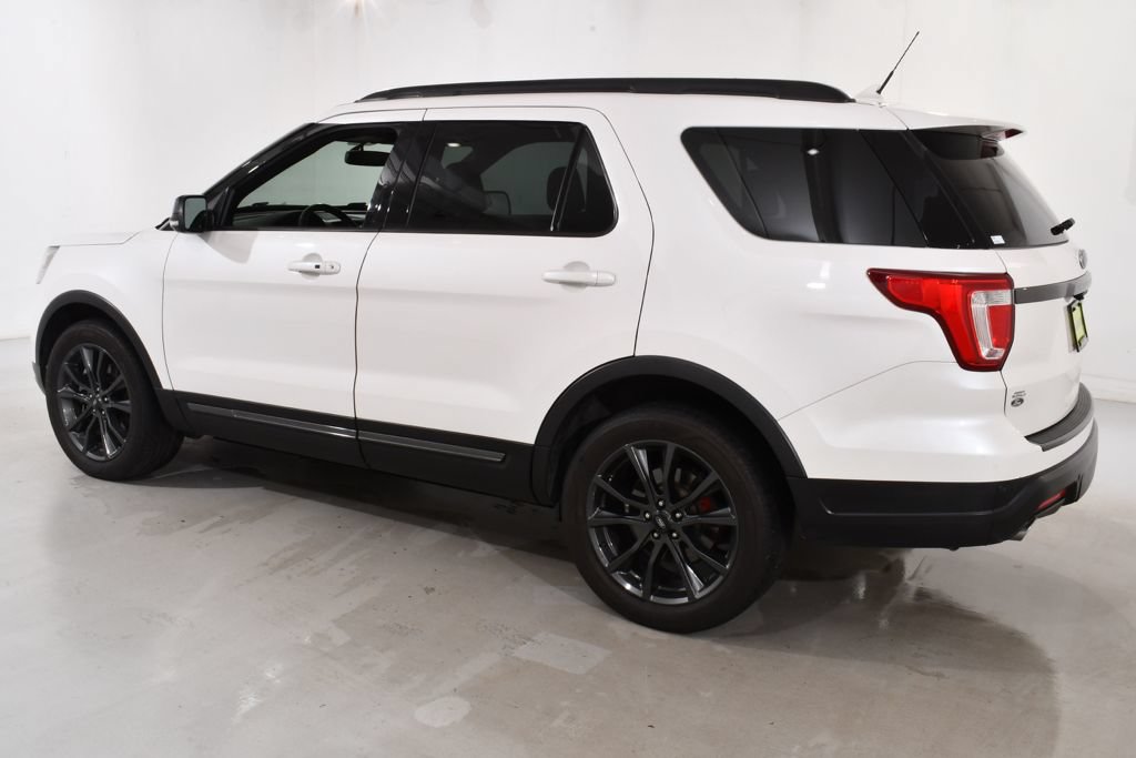 Used 2019 Ford Explorer XLT w/ Equipment Group 202A AWD/4WD image 15