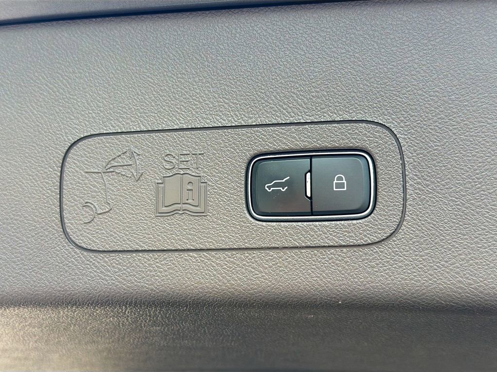 Used 2021 Lincoln Aviator Grand Touring w/ Elements Package Plus AWD/4WD image 37