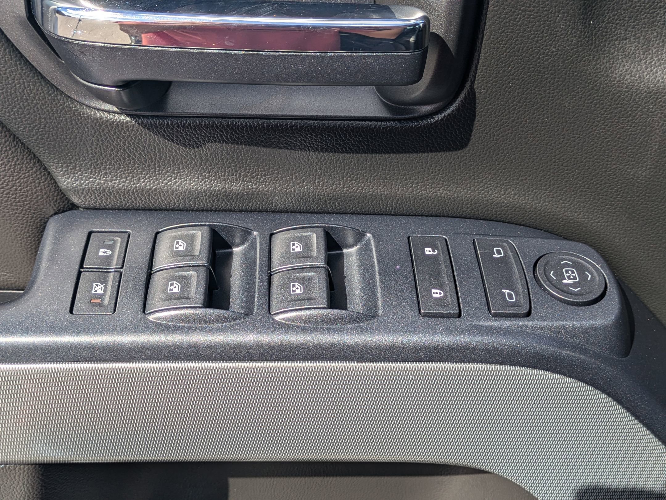 Used 2018 Chevrolet Silverado 1500 LT w/ All Star Edition image 20