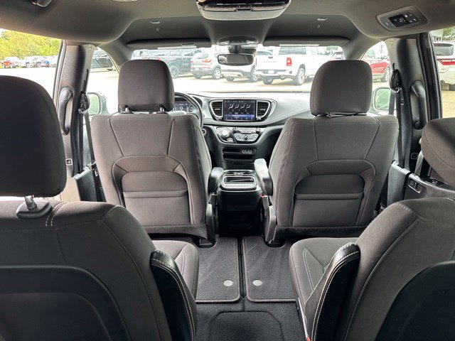 Used 2021 Chrysler Pacifica Touring w/ S Appearance Package FWD image 22