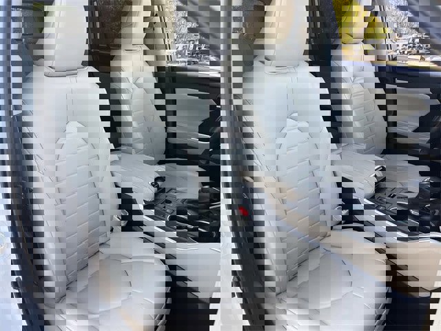 Used 2023 Toyota Highlander XLE image 30