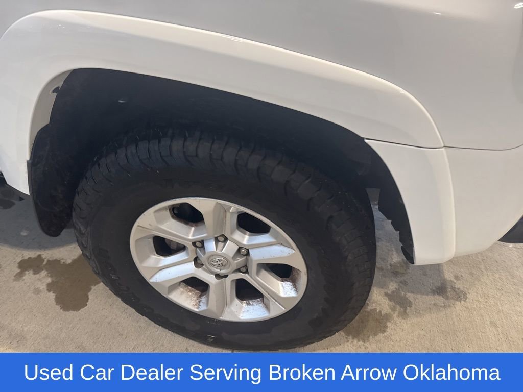 Used 2016 Toyota 4Runner SR5 Premium AWD/4WD image 4