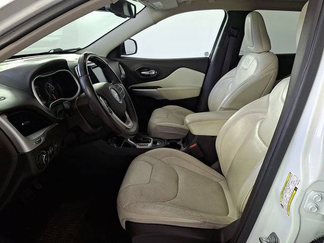 Used 2017 Jeep Cherokee Overland w/ Technology Group FWD image 15