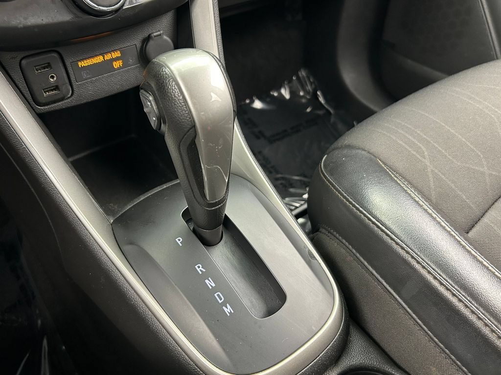 Used 2021 Chevrolet Trax LT w/ LT Convenience Package FWD image 28