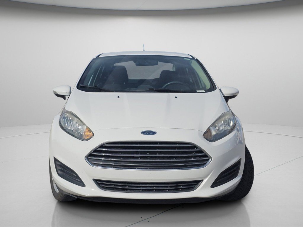 Used 2015 Ford Fiesta SE image 3