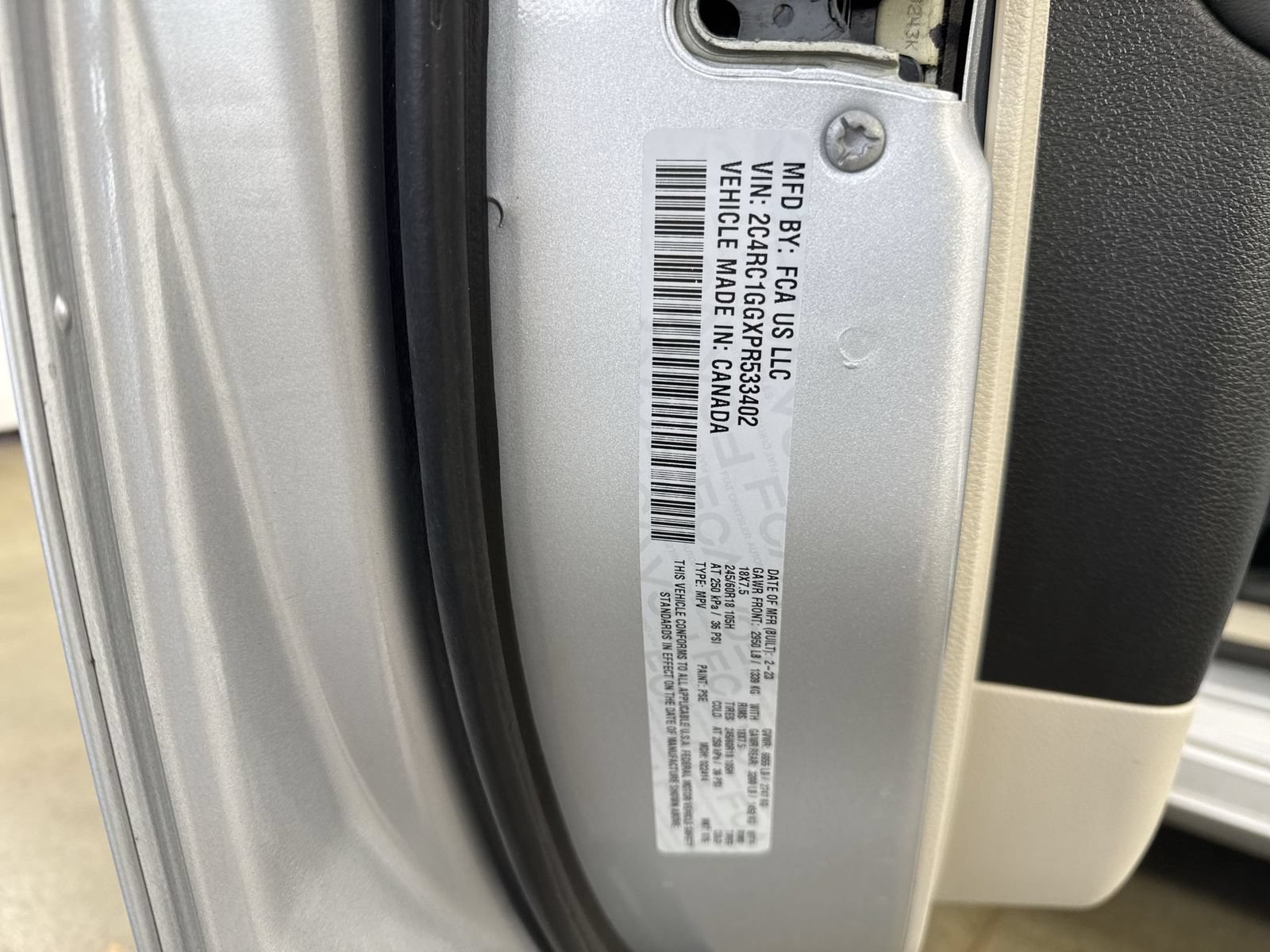 Used 2023 Chrysler Pacifica Limited FWD image 38