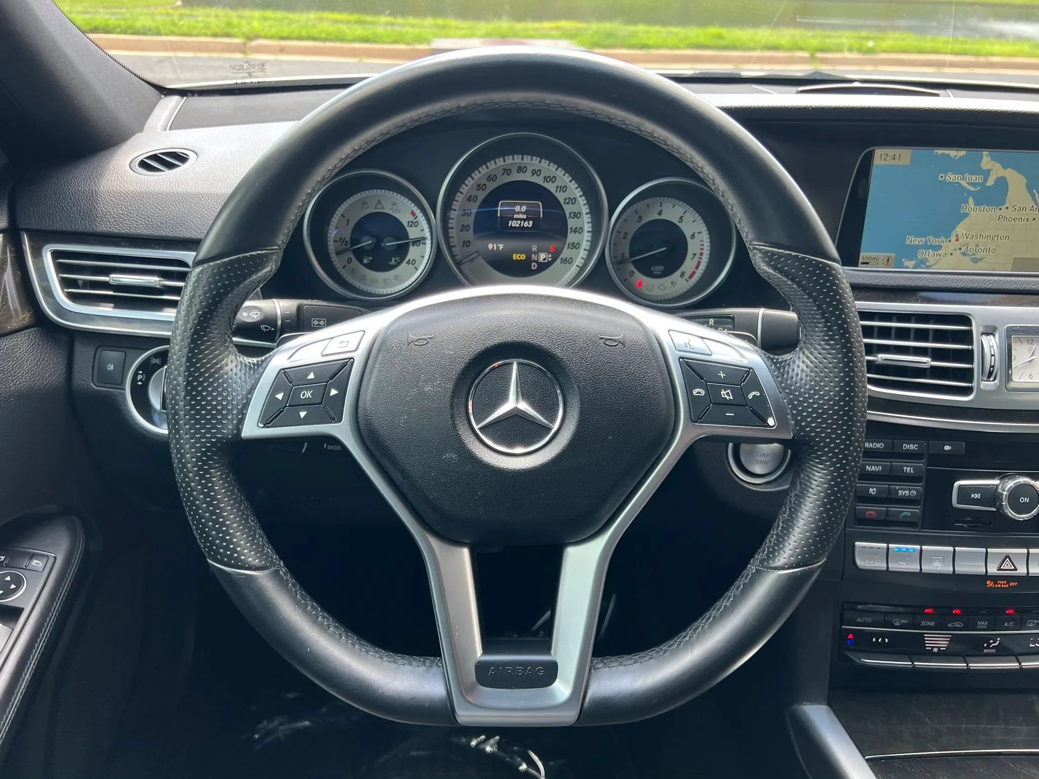 Used 2014 Mercedes-Benz E 550 4MATIC Sedan w/ Premium 1 Package image 21