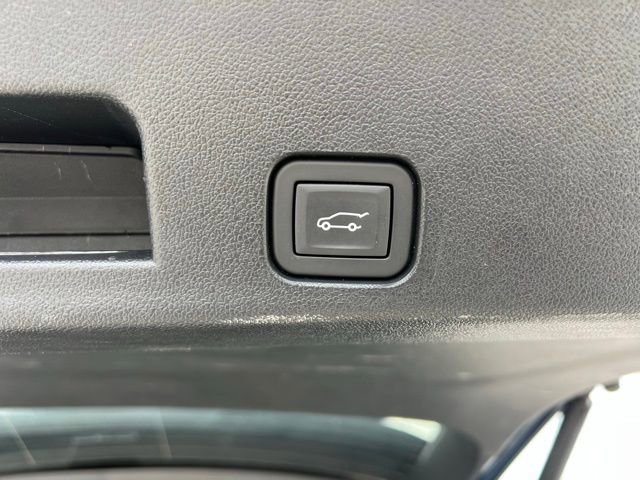 Used 2024 GMC Acadia Denali w/ Super Cruise Package image 12