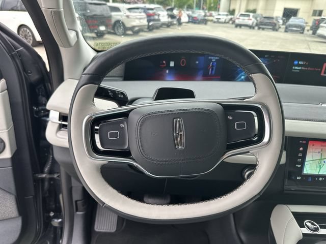 Certified 2025 Lincoln Navigator L Reserve AWD/4WD image 15
