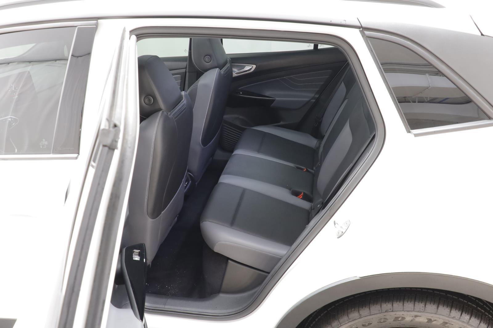 Used 2023 Volkswagen ID.4 Pro S image 16