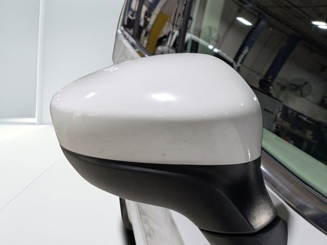 Used 2023 Chrysler Voyager LX image 10