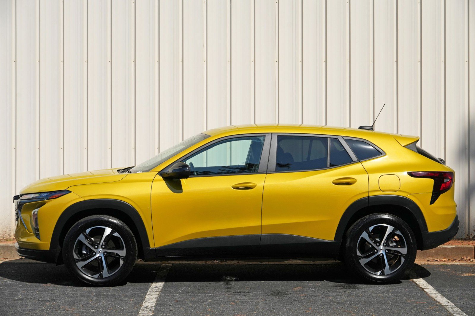 Used 2025 Chevrolet Trax RS w/ Driver Confidence Package FWD image 44