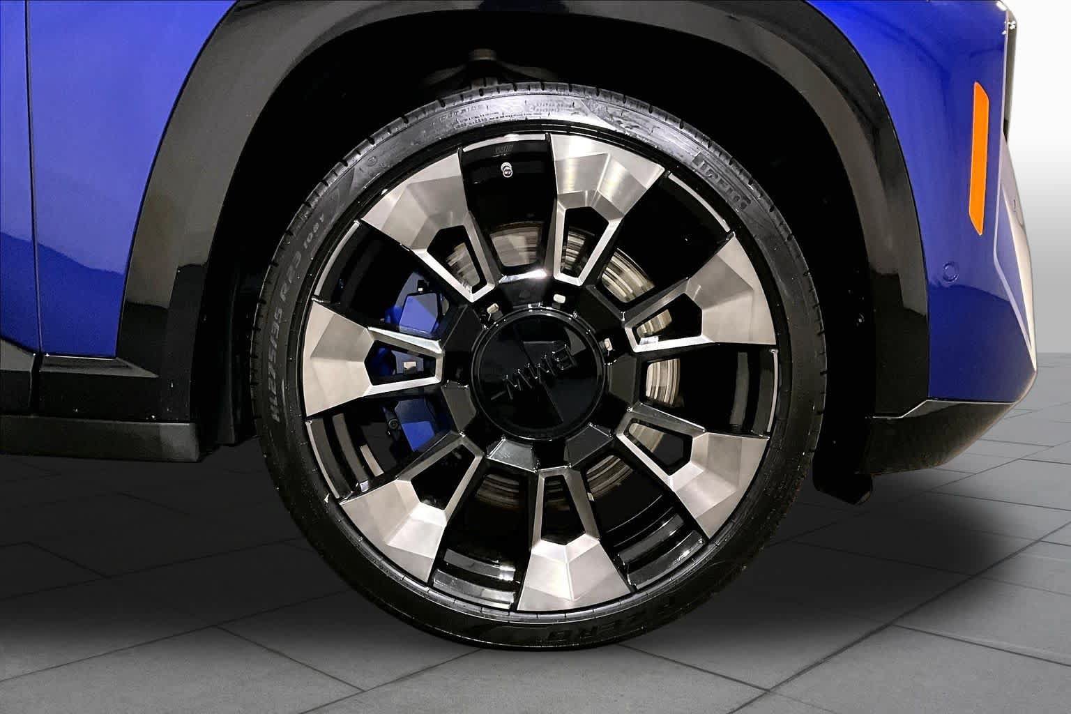 Used 2024 BMW XM AWD/4WD image 10