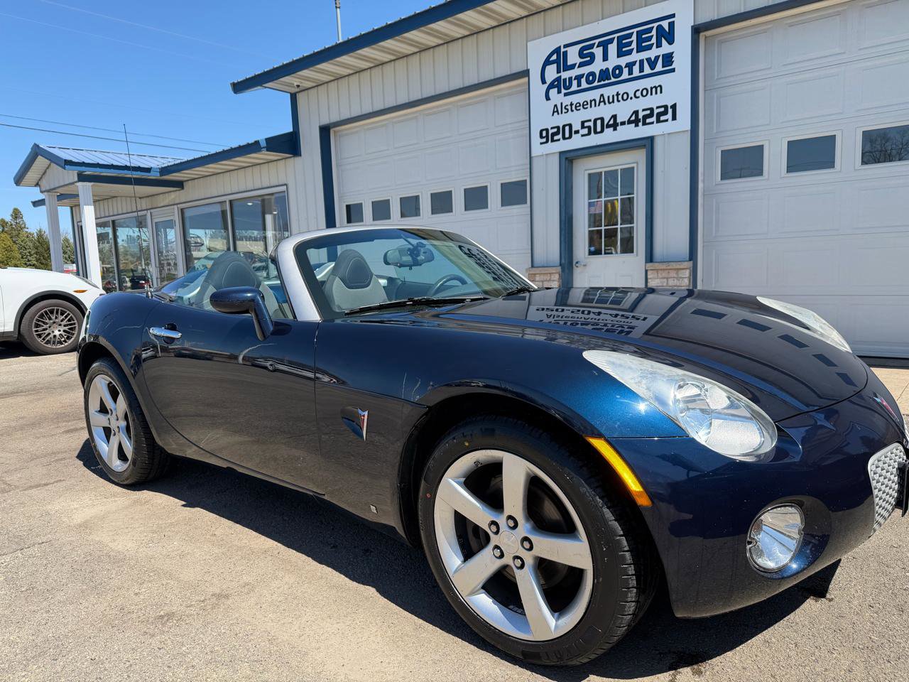 Used 2008 Pontiac Solstice Convertible w/ Preferred Package RWD image 9