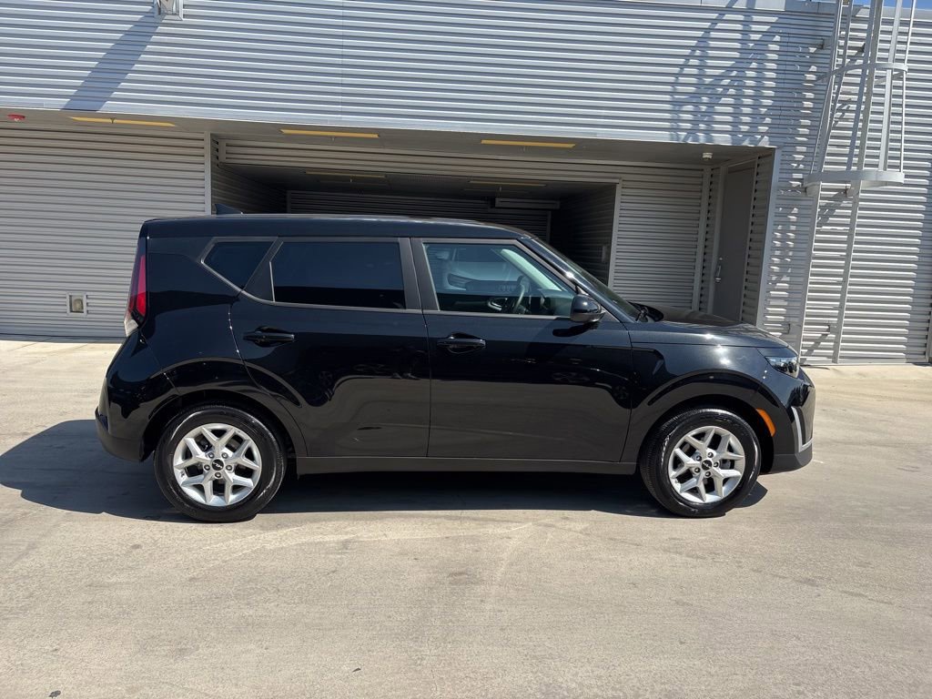 Used 2025 Kia Soul S image 4