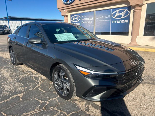 Used 2025 Hyundai Elantra SEL w/ Cargo Package