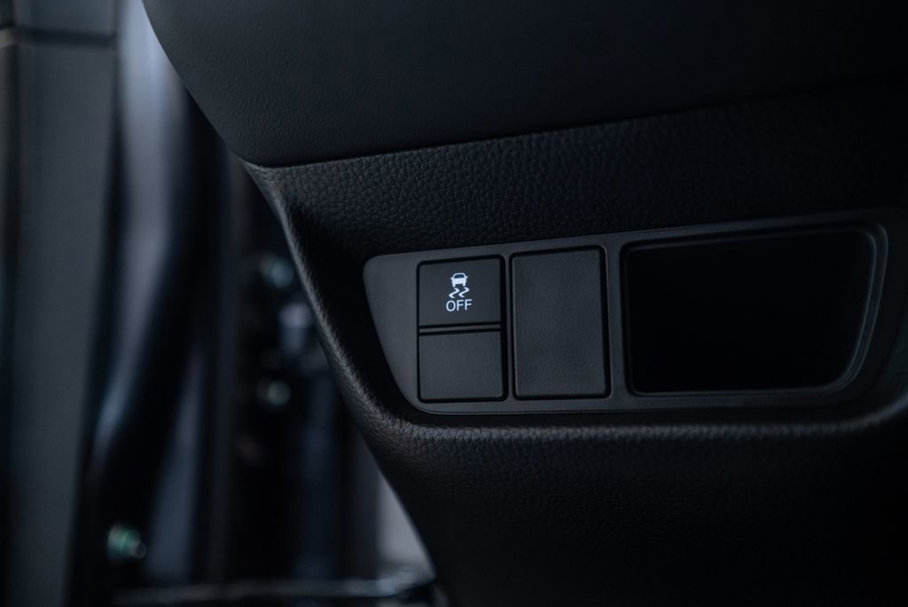 Used 2025 Honda HR-V LX image 29