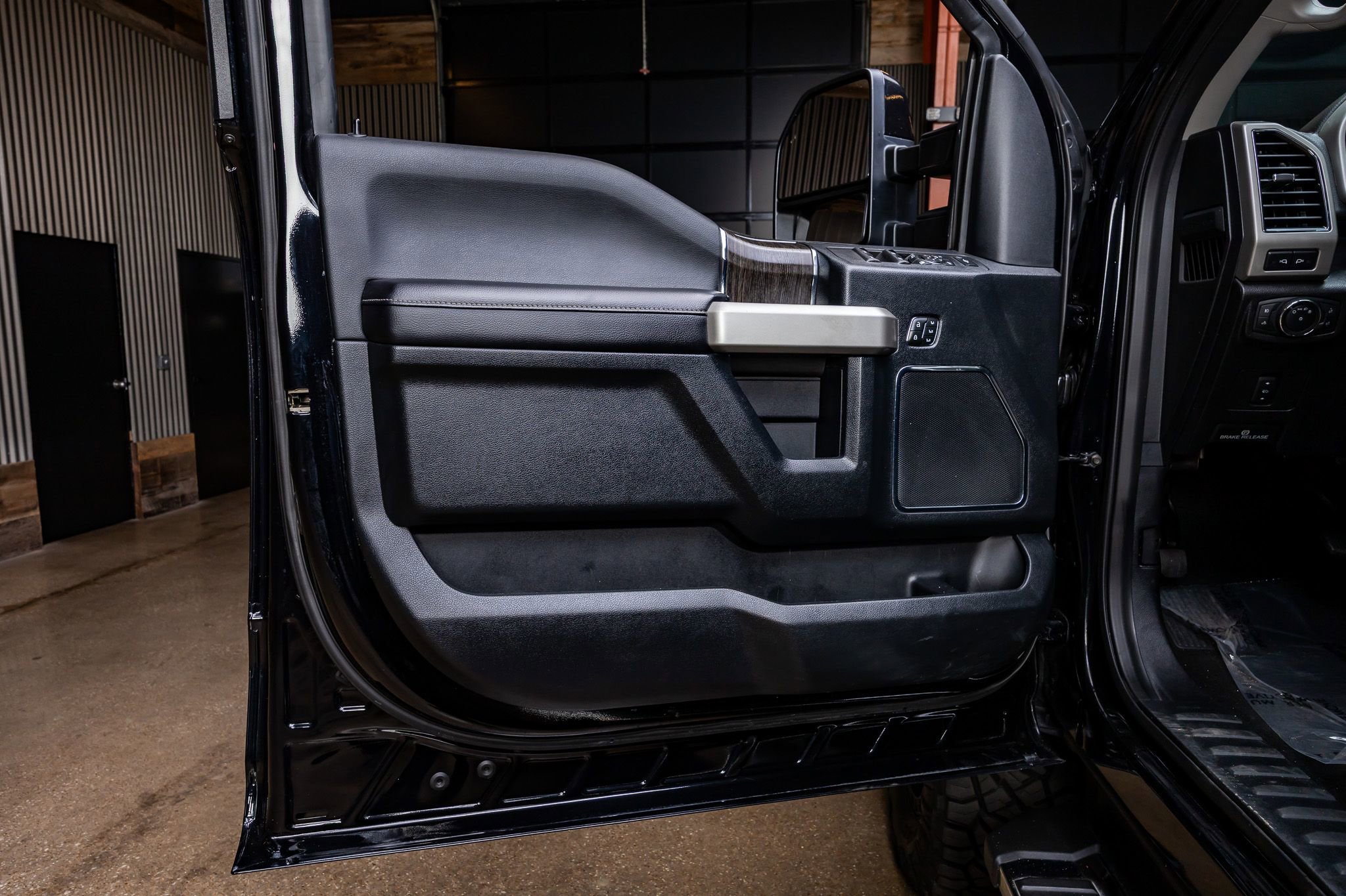 Used 2021 Ford F250 Lariat w/ Lariat Value Package image 36