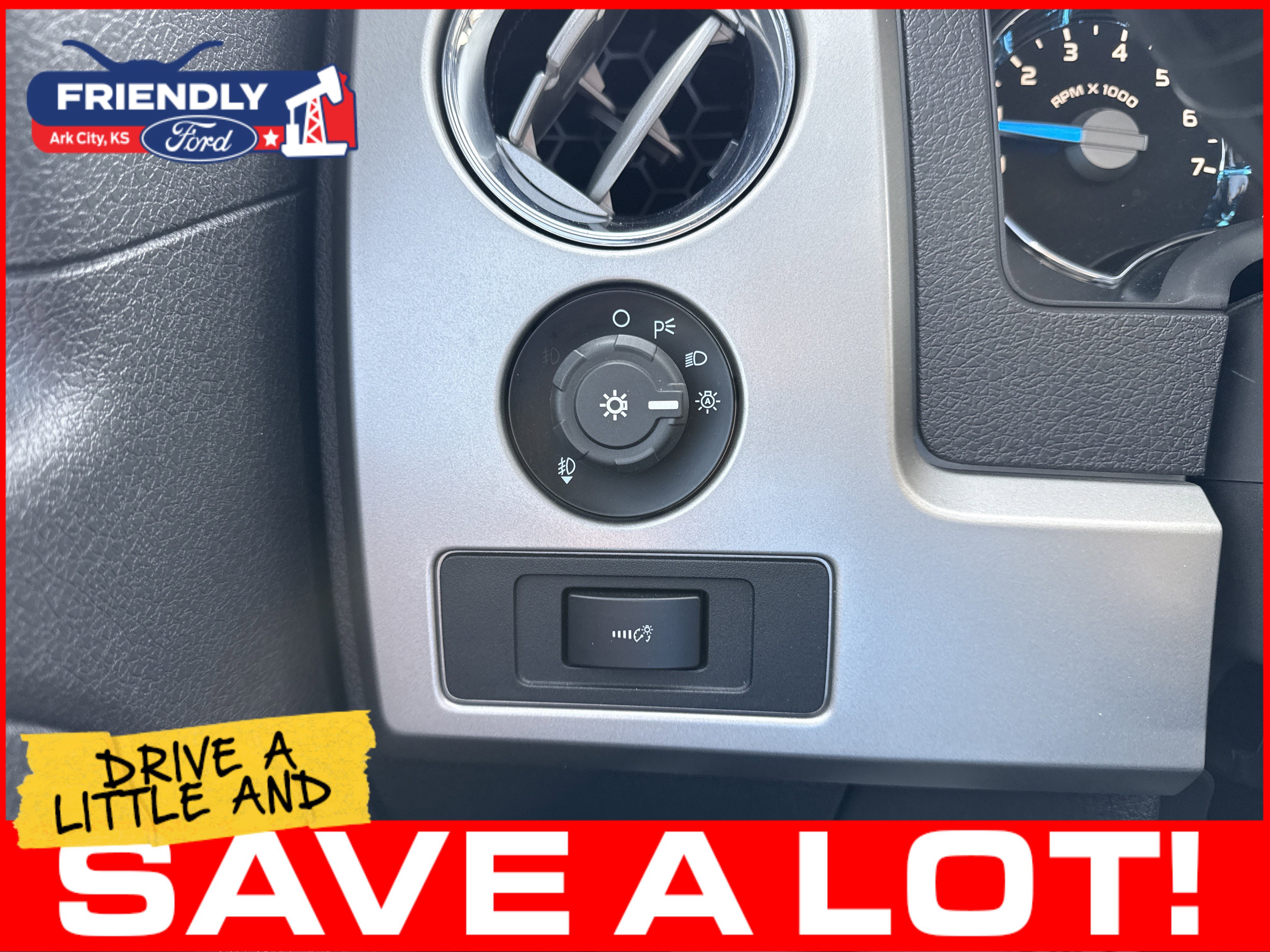 Used 2014 Ford F150 Lariat w/ Equipment Group 502A Luxury AWD/4WD image 32
