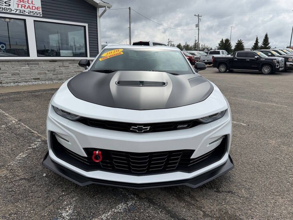 Used 2020 Chevrolet Camaro SS RWD image 2