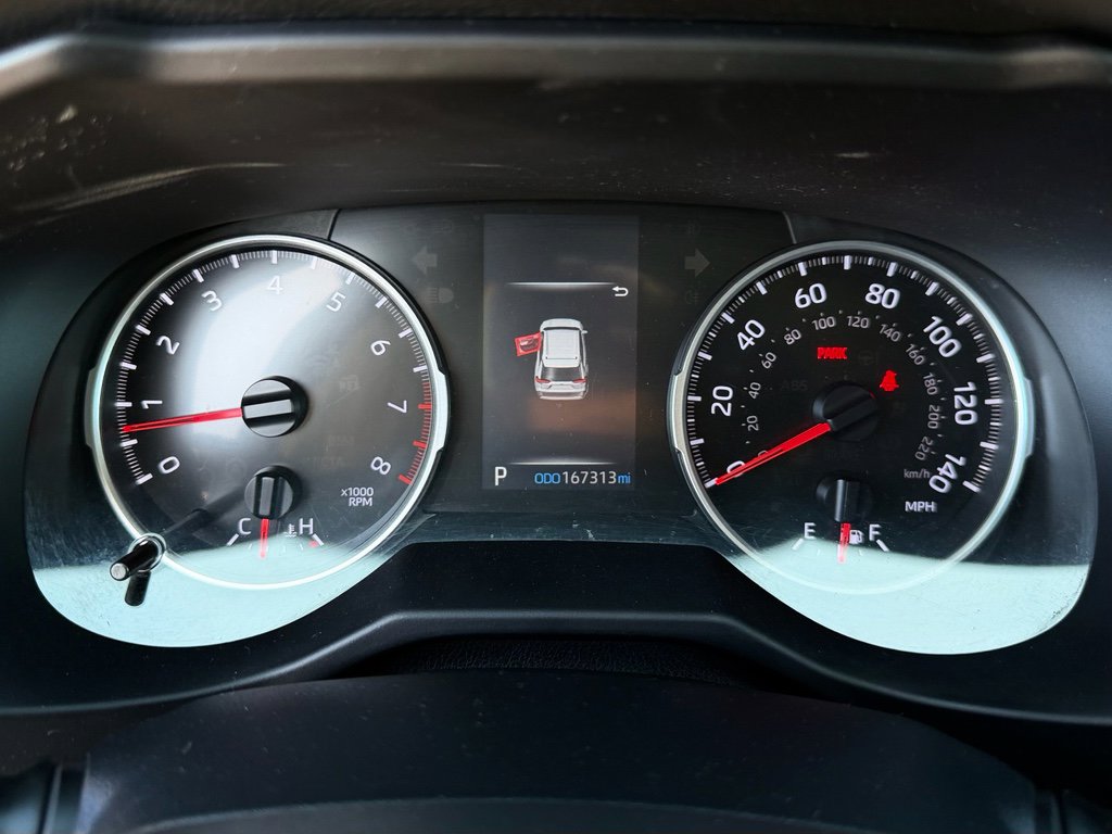 Used 2022 Toyota RAV4 LE image 19