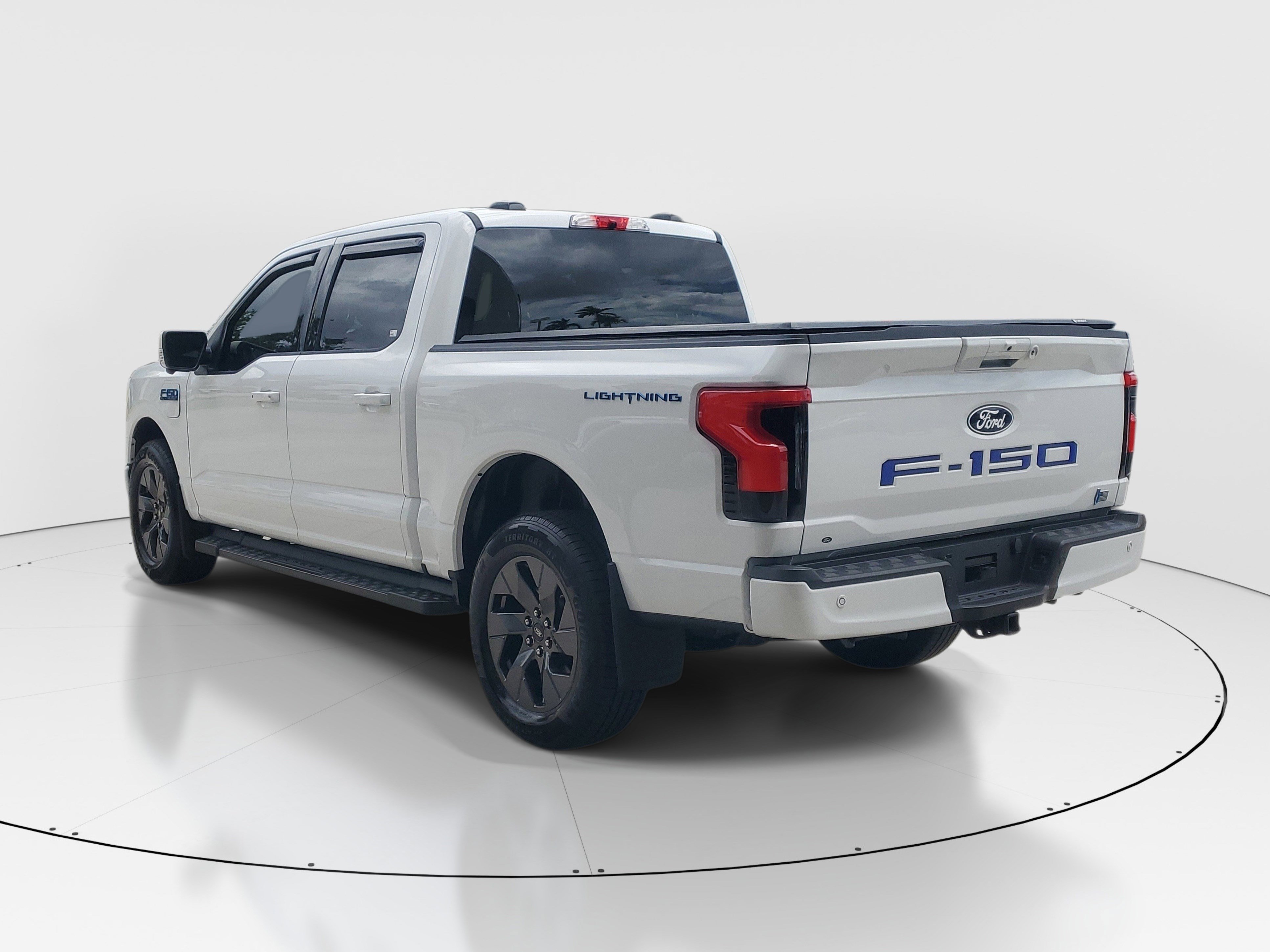 Used 2025 Ford F150 Lightning Flash AWD/4WD image 5