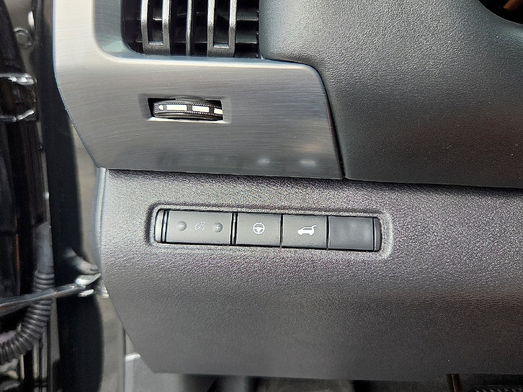 Used 2026 Nissan Pathfinder SL FWD image 21