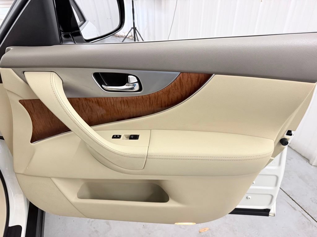 Used 2015 INFINITI QX70 2WD w/ Premium Package image 43
